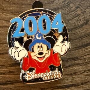 Disney Mickey Mouse Trading Pin Wizard 2004 3D